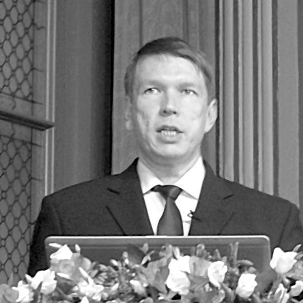 Suomalainen Tiedeakatemia on myöntänyt vuoden 2015 Väisälän palkinnon professori Risto Korhoselle.